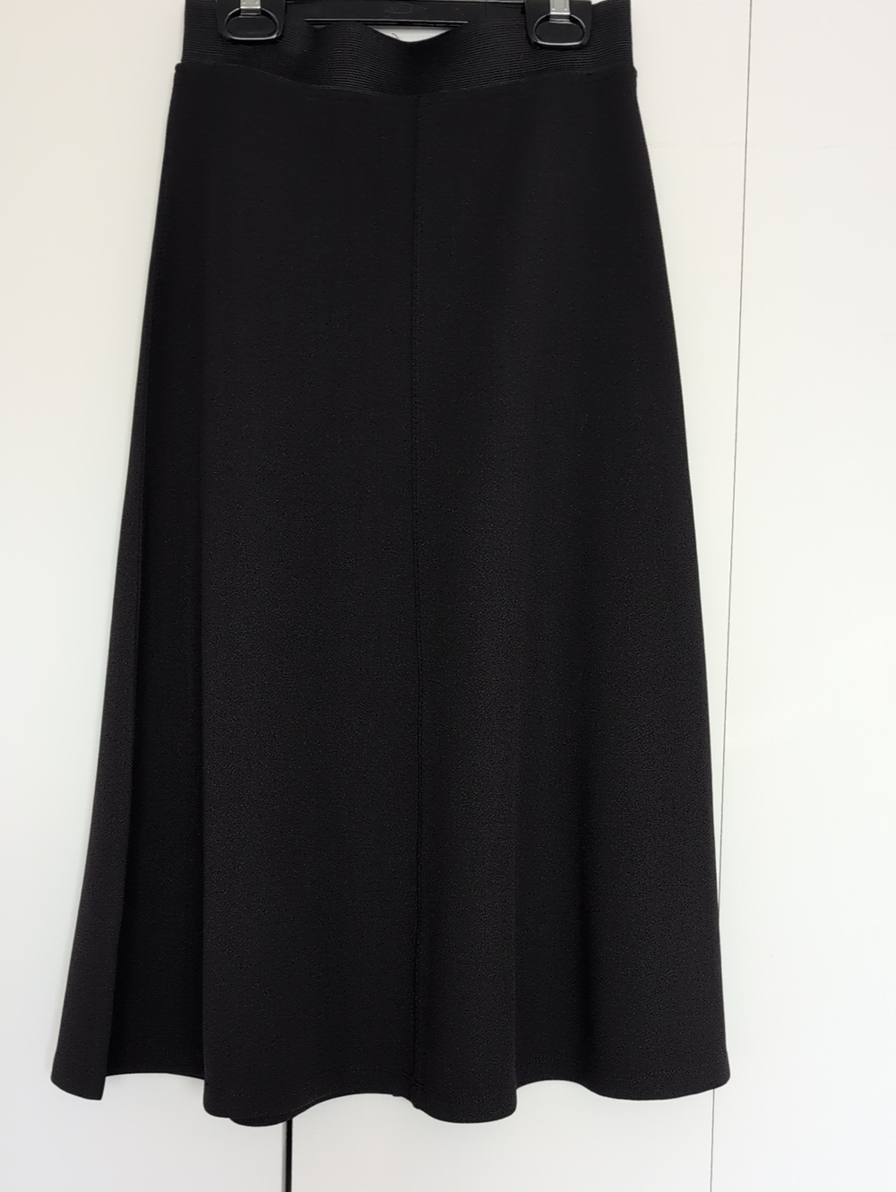 2/$50💜H&M Black A-Line Midi Skirt - Sleek Flare